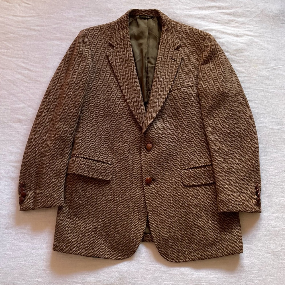 Harris Tweed 100% Scottish Wool, The Gentleman’s Quarters, Brown Herringbone, M